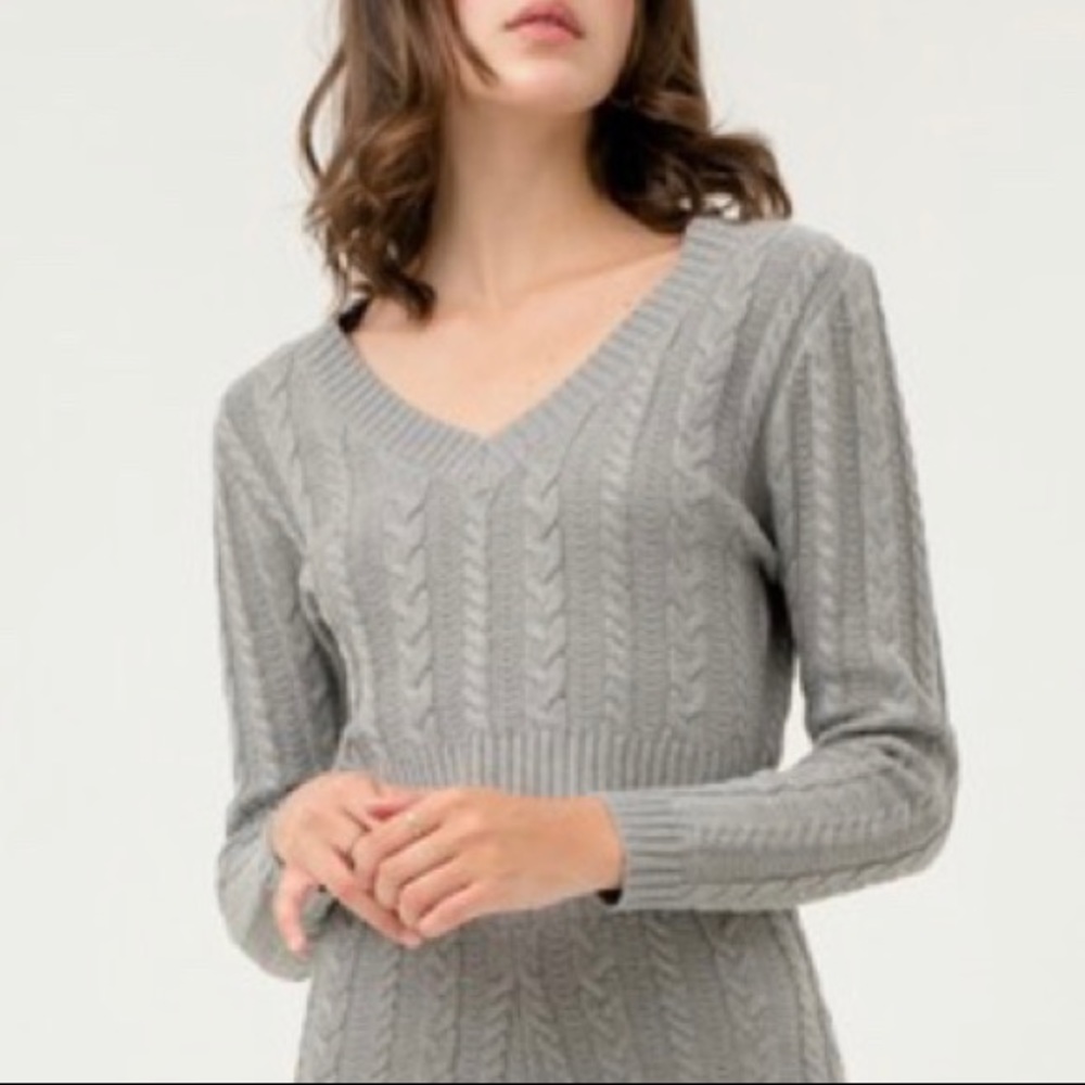 V-neck Crop Top Sweater - Picture 3 of 4